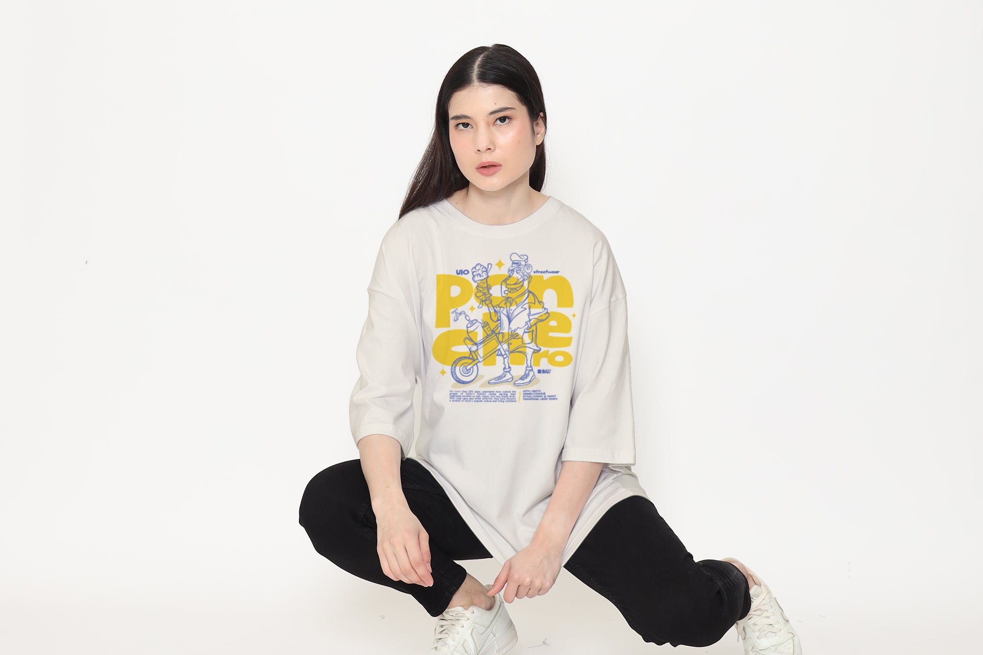Ponchero UIO Streetwear Tee